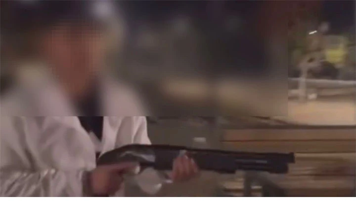 3 şahıs pompalı t&uuml;fekle rastgele ateş a&ccedil;tı