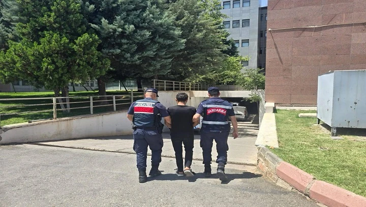 7 ayrı suç kaydı bulunan şahsı jandarma yakaladı