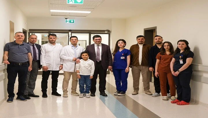 8 Yaşındaki Hasta Yeniden Y&uuml;r&uuml;y&uuml;p Koşabiliyor