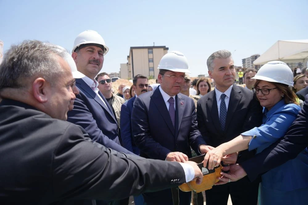 Adalet Bakanı Tun&ccedil;: "T&uuml;rkiye y&uuml;zyılında ter&ouml;rs&uuml;z bir T&uuml;rkiye olacak"