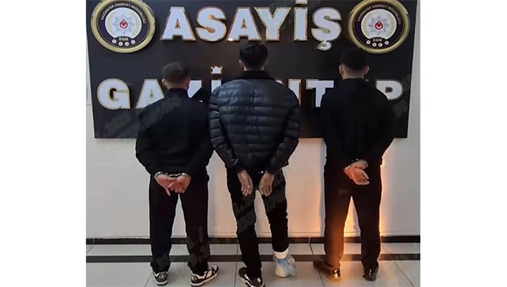 ara&ccedil; ve işyeri kundaklayan 4 ş&uuml;pheli tutuklandı