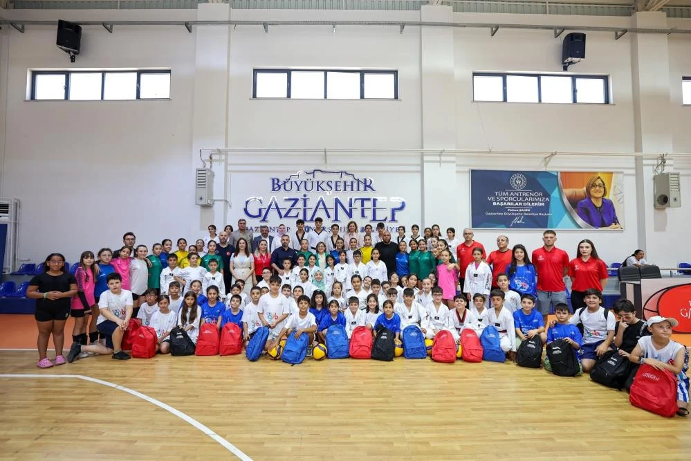Başkan Şahin, Yaz Okulları&rsquo;ndan yararlanan &ccedil;ocuklarla bir araya geldi