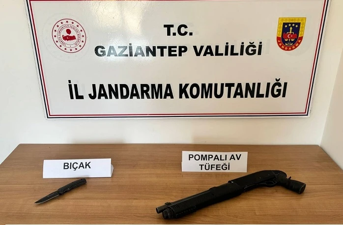 BIÇAKLI KAVGAYA KARIŞAN ŞAHSI JANDARMA YAKALADI