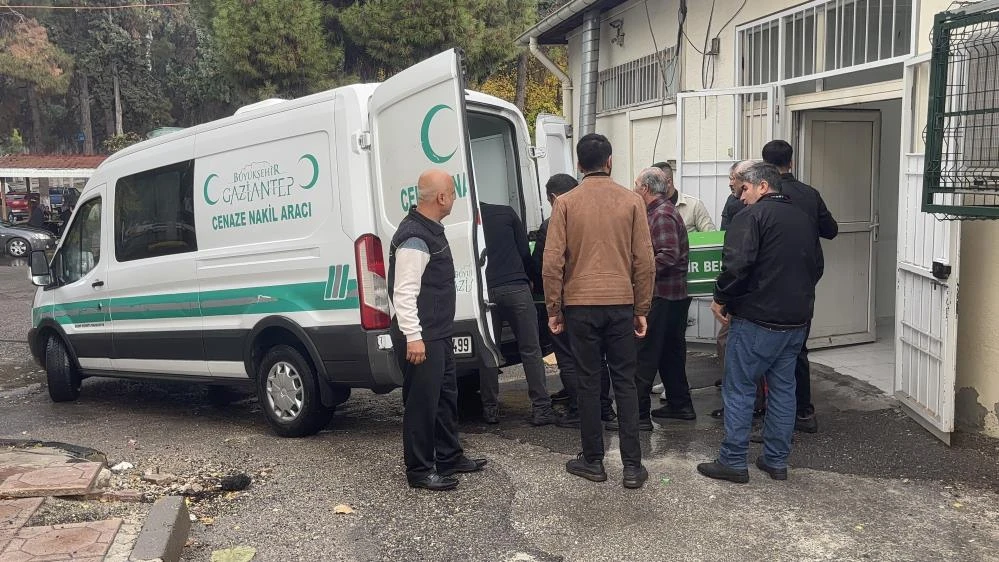 Ders &ccedil;ıkışı kalp krizi ge&ccedil;iren &ouml;ğretmen kurtarılamadı