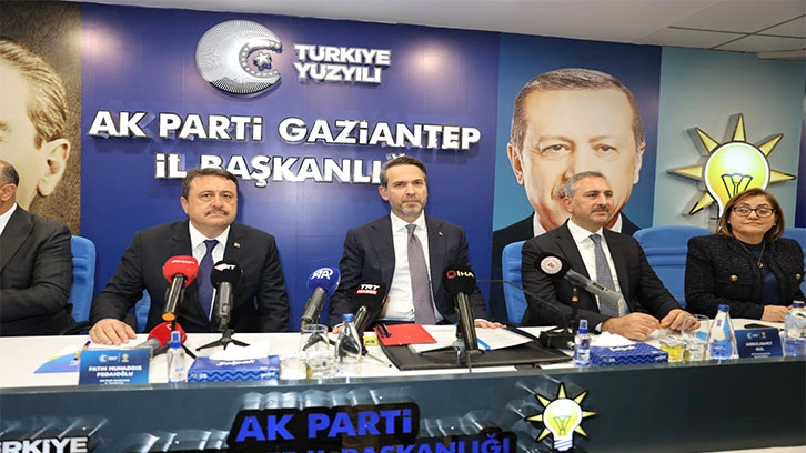 ENERJİ VE TABİİ KAYNAKLAR BAKANI BAYRAKTAR AK PARTİ GAZİANTEP TEŞKİLATI İLE BULUŞTU
