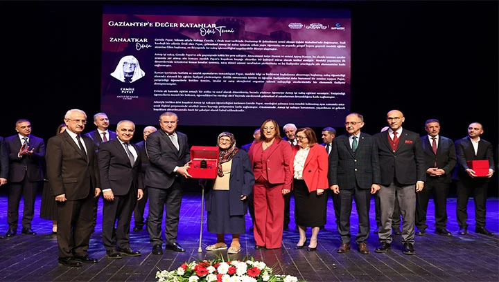GAZİANTEP&rsquo;E DEĞER KATANLAR &Ouml;D&Uuml;LLENDİRİLDİ