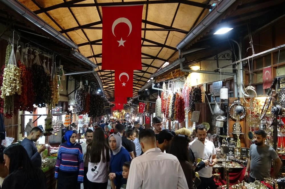 Gaziantep'in tarihi mekanlarında adım atacak yer kalmadı