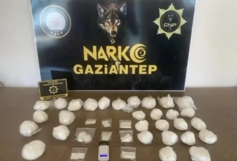 Gaziantep&rsquo;te 2 kilo metamfetamin ele ge&ccedil;irildi: 2 g&ouml;zaltı