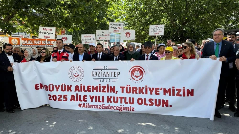 Gaziantep'te 'Aile Yılı' kapsamında kortej yürüyüşü düzenlendi