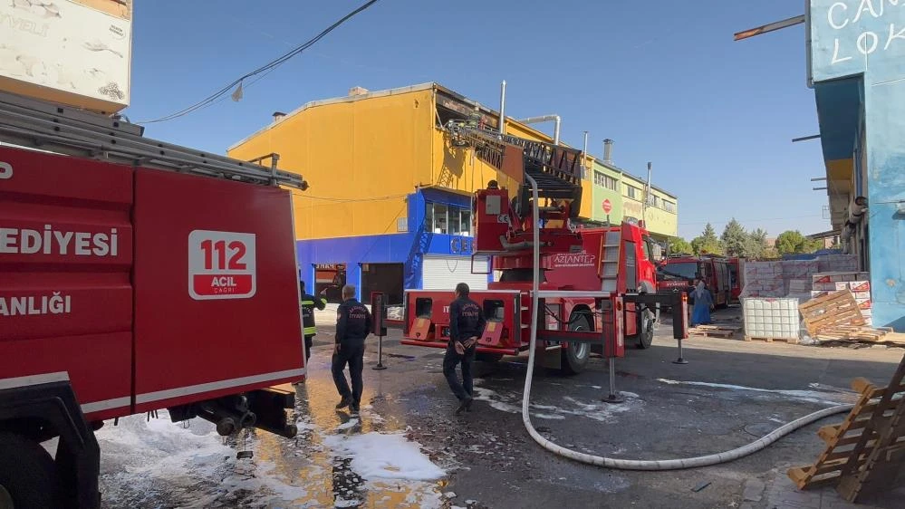 Gaziantep'te gıda işletmesindeki yangın s&ouml;nd&uuml;r&uuml;ld&uuml;