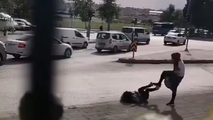  Gaziantep’te kadınların kavgası kamerada