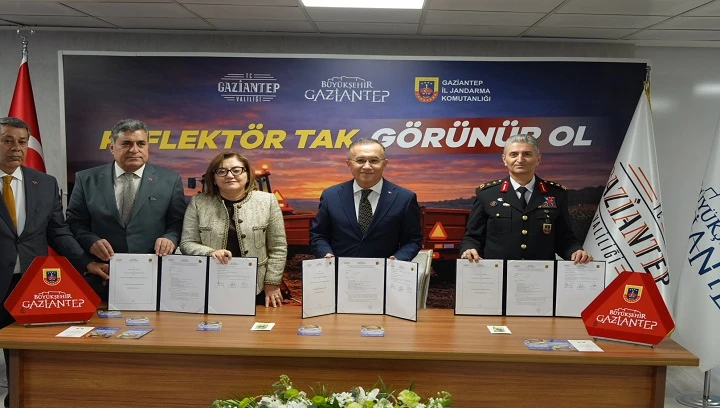 Gaziantep'te Trafik G&uuml;venliği İ&ccedil;in El Ele