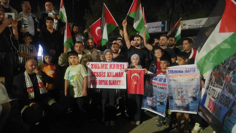 Gaziantepliler "Sumud Filosu"na destek i&ccedil;in toplandı