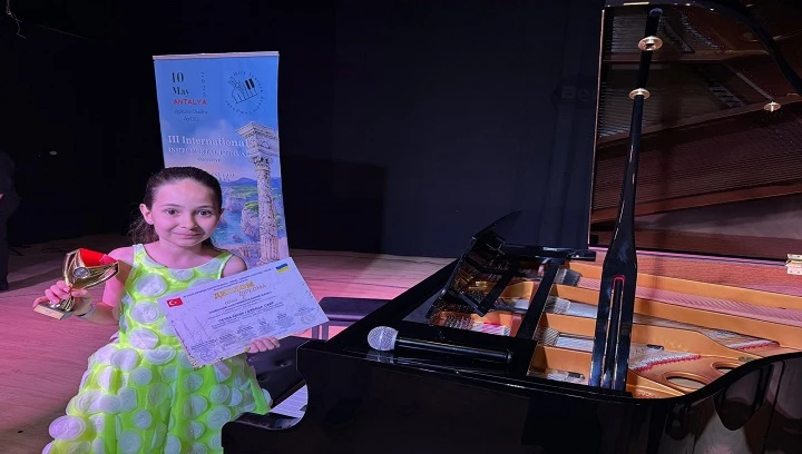 GKV’li Ceyda Sayar piyanoda festival birincisi