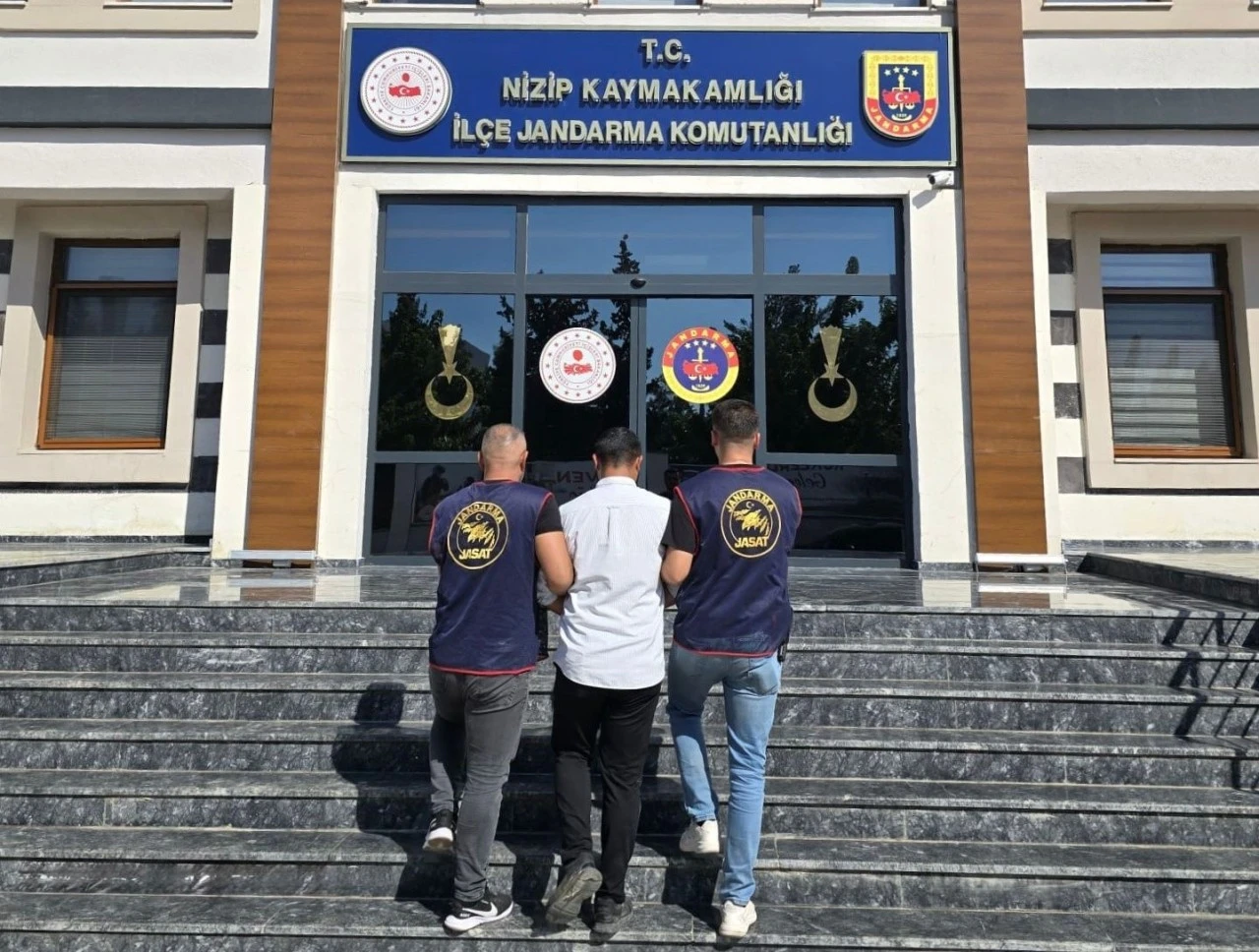 Kesinleşmiş hapis cezasıyla aranan uyuşturucu taciri yakalandı