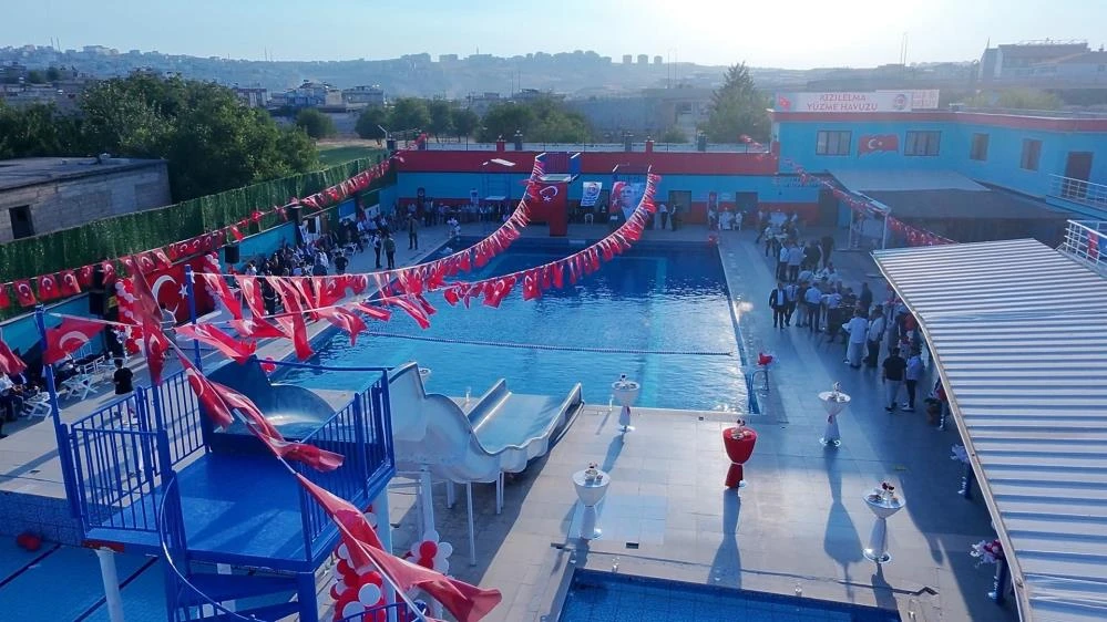 Kızılelma y&uuml;zme havuzu hizmete a&ccedil;ıldı