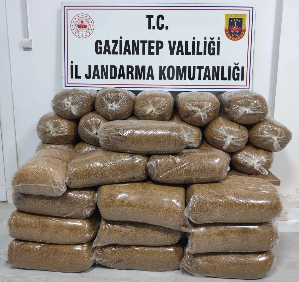 JANDARMA KA&Ccedil;AK&Ccedil;ILARA G&Ouml;Z A&Ccedil;TIRMIYOR