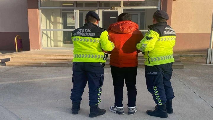 JANDARMADAN G&Ouml;&Ccedil;MEN KA&Ccedil;AK&Ccedil;ILARINA OPERASYON