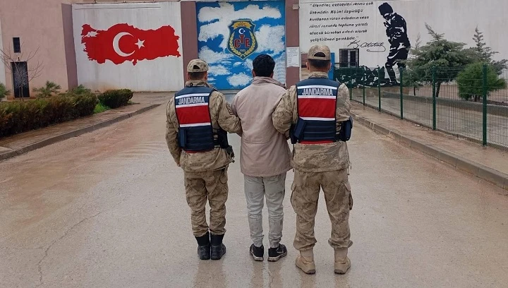 13 YIL KESİNLEŞMİŞ HAPİS CEZASIYLA ARANAN ŞAHIS JASAT&rsquo;TAN KA&Ccedil;AMADI