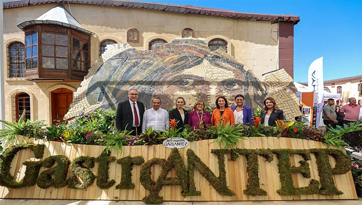 GASTRONOMİ FESTİVALİ, RENKLİ A&Ccedil;ILIŞIYLA BAŞLADI