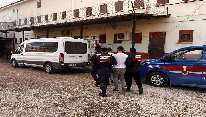 12 YIL KESİNLEŞMİŞ HAPİS CEZASIYLA ARANAN İKİ ŞAHIS JASAT&rsquo;TAN KA&Ccedil;AMADI