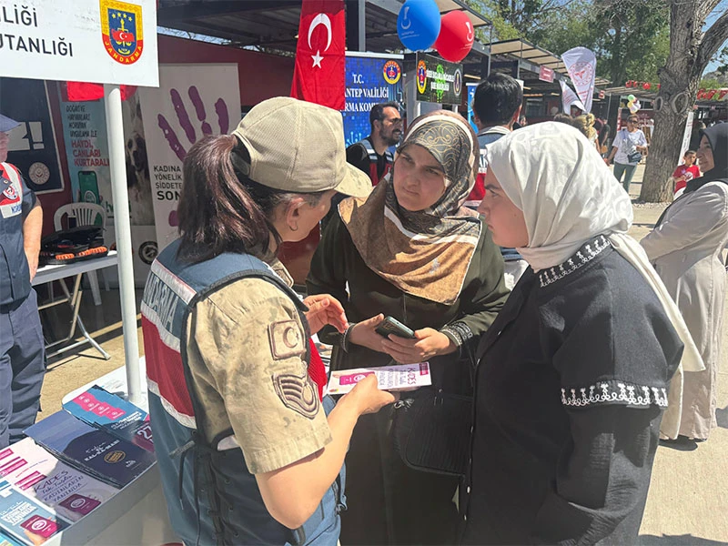 JANDARMA GAZİANTEP&rsquo;TE KADES&rsquo;İ TANITMAYA DEVAM EDİYOR