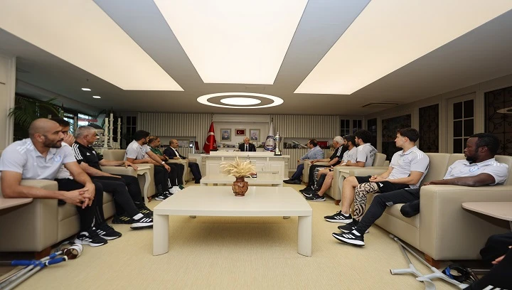 ŞAMPİYON KUPAYI BAŞKAN TAHMAZOĞLU’NA GETİRDİ