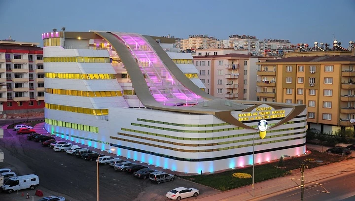HANIMLARDAN ÖZGECAN KÜLTÜR MERKEZİ’NE YOĞUN İLGİ