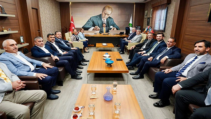 AK PARTİ GRUP BAŞKAN VEKİLİ G&Uuml;L VE BAŞKAN ŞAHİN&rsquo;DEN YILMAZ&rsquo;A ZİYARET