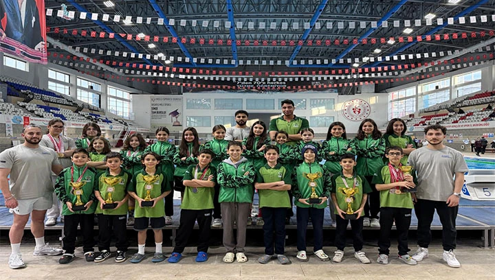 ŞEHİTKAMİL BELEDİYESİ SPORCULARINDAN B&Uuml;Y&Uuml;K BAŞARI