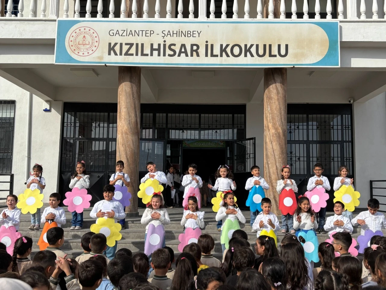 GAZİANTEP KIZILHİSAR İLKOKULU&rsquo;NDA &Ouml;ĞRETMENLER G&Uuml;N&Uuml;