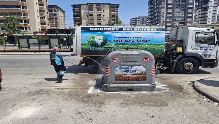 ŞAHİNBEY BELEDİYESİ TEMİZLİK İŞLERİ EKİPLERİ BAYRAM BOYUNCA GÖREV BAŞINDAYDI