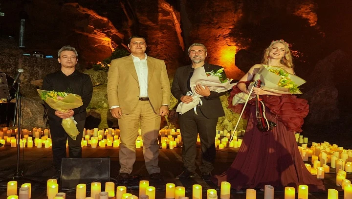 DÜLÜK ANTİK KENTİ’NDE CANDELA KONSERİ YILMAZ: “DÜLÜK’Ü DÜNYAYA TANITMAKTA KARARLIYIZ