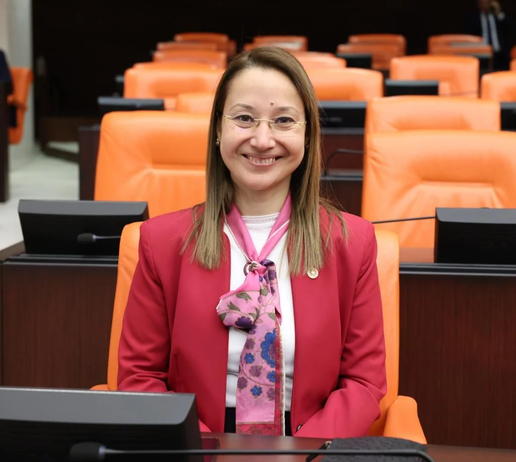 BAKBAK: BAYRAMLAR PAYLAŞMADIR, DAYANIŞMADIR