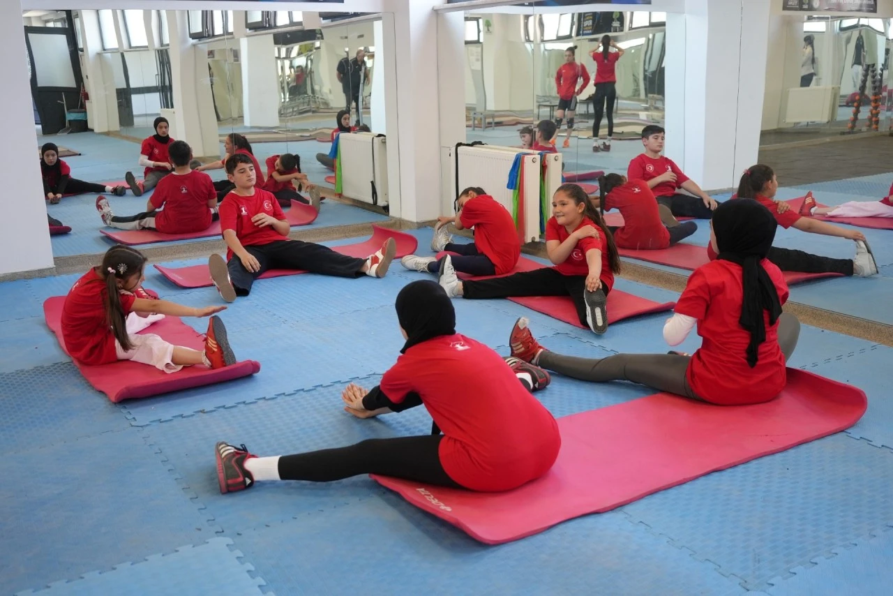 ŞEHİTKAMİL YAZ SPOR AKADEMİSİ BAŞLADI