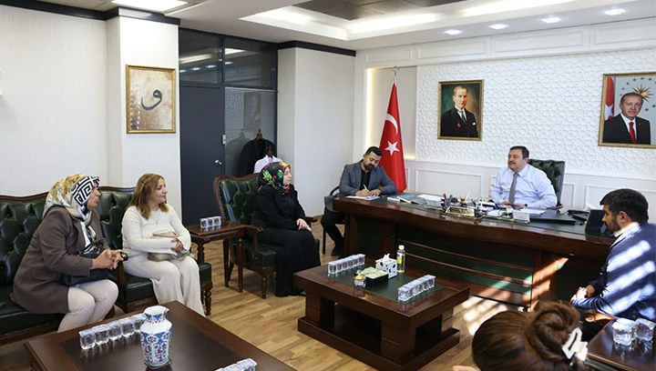 BAŞKAN FEDAİOĞLU VATANDAŞLARLA &ldquo;A&Ccedil;IK KAPI&rdquo; BULUŞMASINDA BİR ARAYA GELDİ