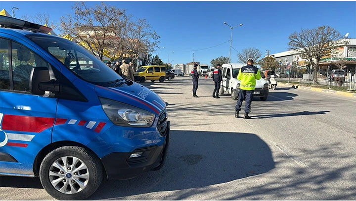 GAZİANTEP JANDARMADAN HUZURLU OKUL &Ouml;NLERİ VE HUZURLU SOKAKLAR UYGULAMASI