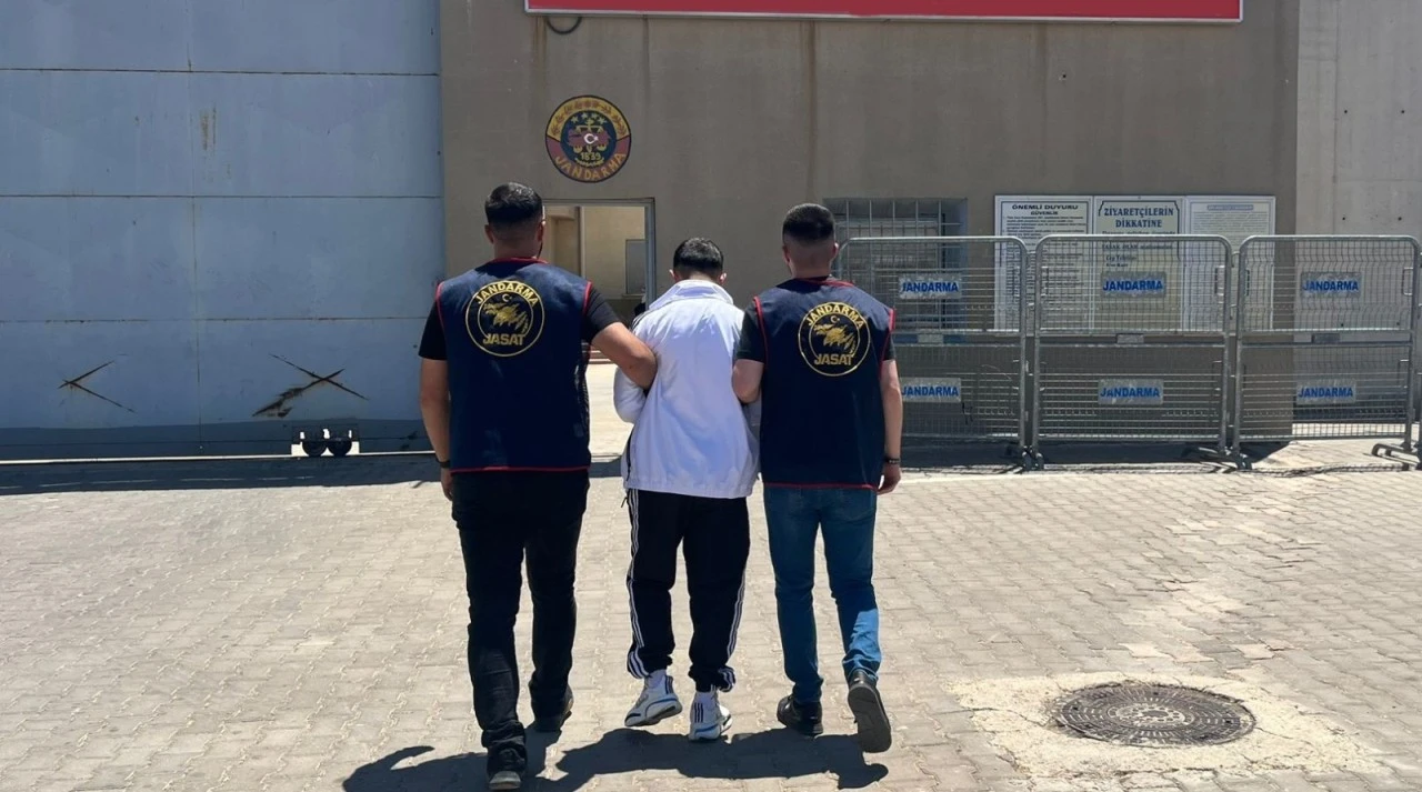 15 YIL ARANMA KAYDI BULUNAN ŞAHIS JASAT’TAN KAÇAMADI