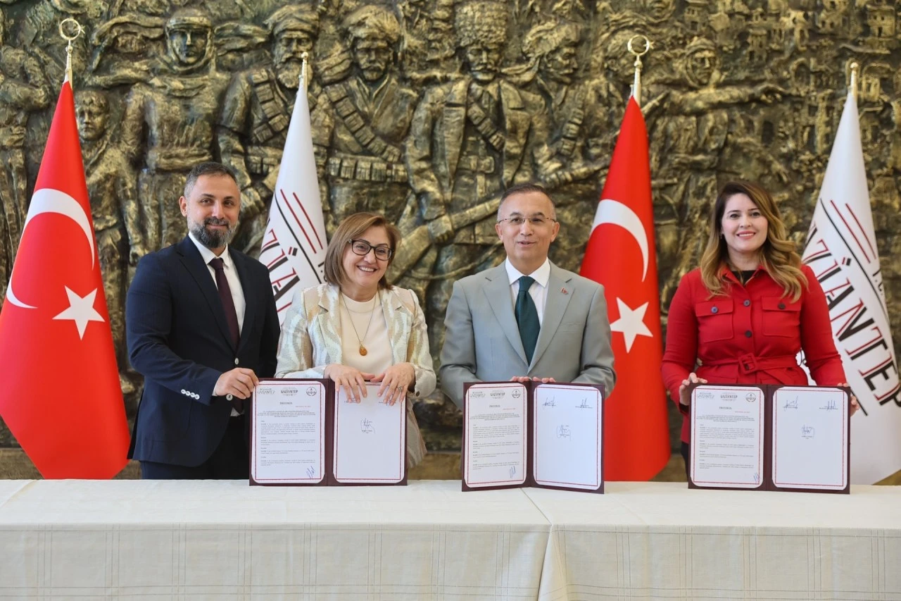 - GAZİANTEP&rsquo;TE BAŞARILI &Ouml;ĞRENCİLERE SINAV HAZIRLIK DESTEĞİ