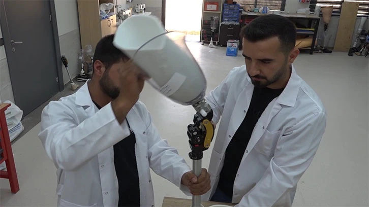 Ortez-Protez Uygulama Merkezi depremzedelere ve engellilere umut oluyor