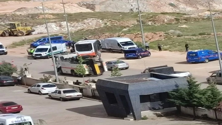 otomobil ile otobüs çarpıştı: 1 ölü, 1 yaralı