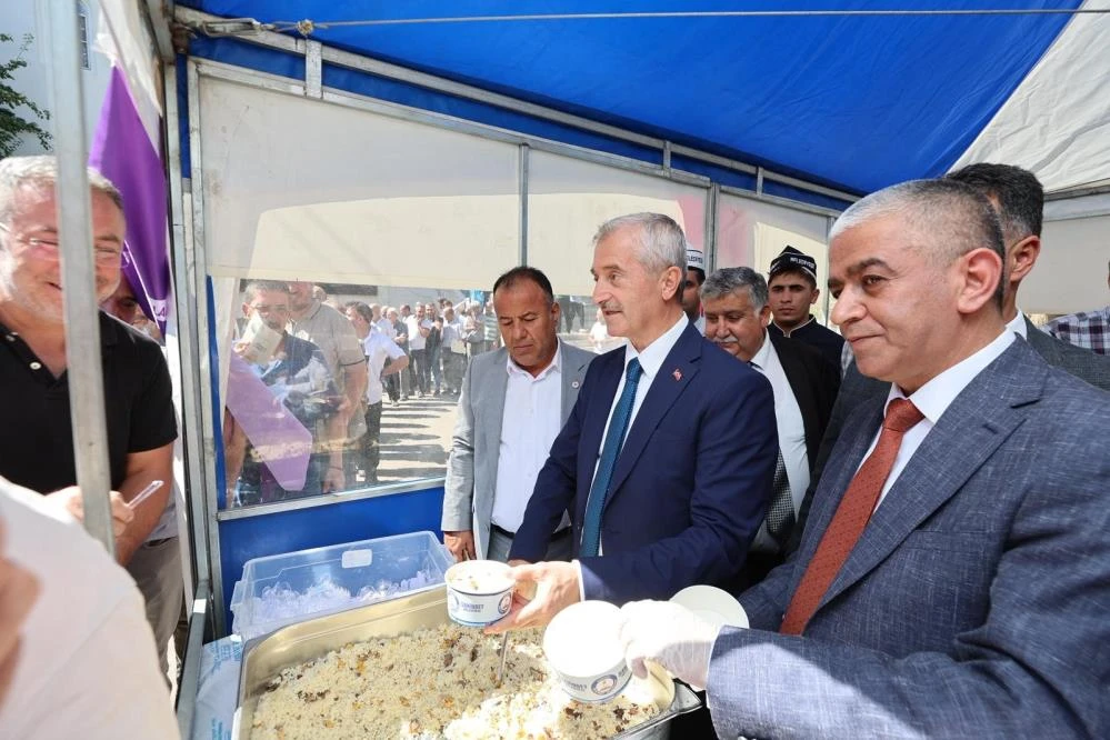 Şahinbey Belediyesi Ahilik Haftasını pilav dağıtarak kutladı