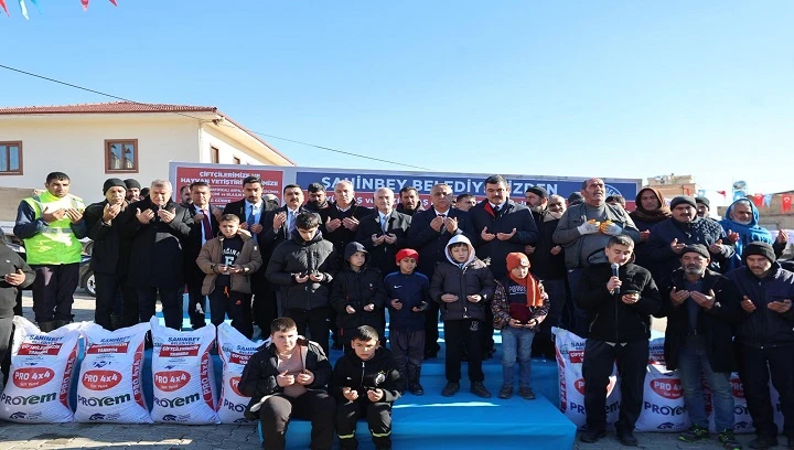 ŞAHİNBEY BELEDİYESİ&rsquo;NİN YEM DESTEĞİ DEVAM EDİYOR