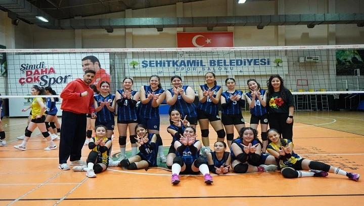 ŞEHİTKAMİL&rsquo;DE 23 NİSAN COŞKUSU