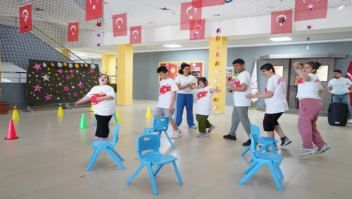 SPOR FESTİVALİ, ÖZEL GEREKSİNİMLİ ÖĞRENCİLERİN YÜZÜNÜ GÜLDÜRDÜ