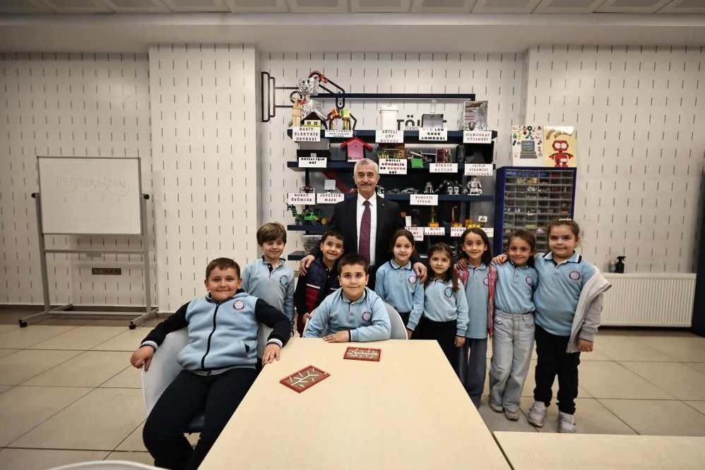 Tahmazoğlu, Bilim Şahinbey Atölyesi öğrencileriyle buluştu