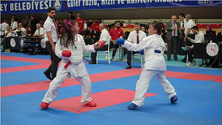 Türkiye Minikler Karate Şampiyonası Gaziantep’te başladı