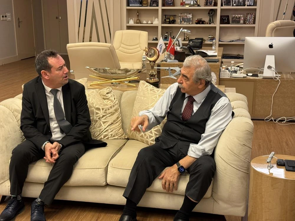 T&uuml;rkiye&rsquo;nin ilk serebral palsili uzay m&uuml;hendisi Karakaş, Konukoğlu&rsquo;nu ziyaret etti
