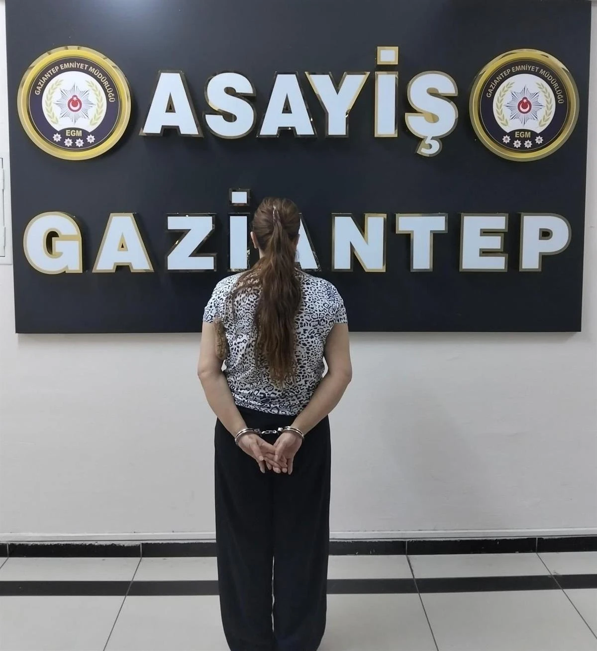  Uyuşturucu Madde Ticareti Yapmak su&ccedil;undan 10 yıl 4 ay ve 10 yıl 2 ay hapis cezası bulunan iki ş&uuml;pheli yakalanmıştır.