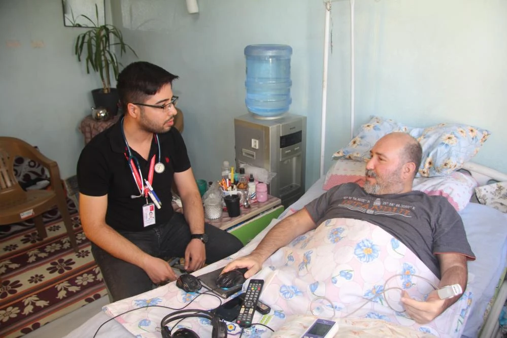 Yatalak hastalar evde sağlık hizmeti ile şifa buluyor